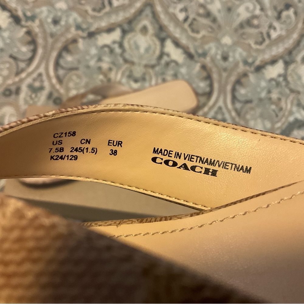 Mint Coach Bridgette. Signature Jacquard Tan Sandals Worn 1x - Picture 15 of 16